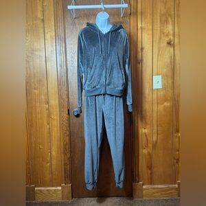 BBJ Los Angeles Woman's Gray Velour‎ Hoodie and Jogger Set - S